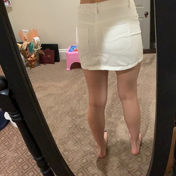 white mini skirt - Picture 2 of 2